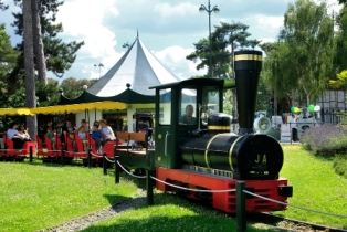 Le Petit Train - Jardin d'acclimatation. F.Grimaud