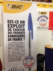 Bic qui fabrique 87 % de ses produits d'écriture en France fait gagner des tas de cadeaux sur son stand