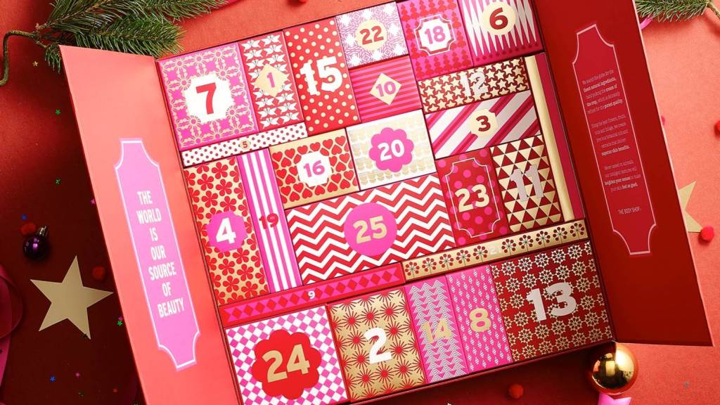 CALENDRIER DE L'AVENT THE BODY SHOP IL NOUS GATE DE PRODUITS QU'ON ADORE ET L'ACHETER AIDE 0 RESTAURER LA FORET ET PRESERVER LES ANIMAUX SAUVAGES. 3 MODELES A PARTIR DE 85 €